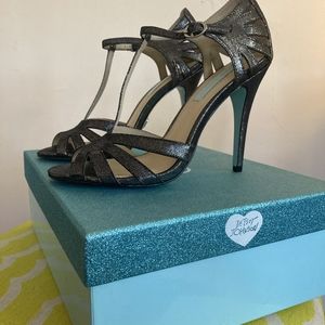 Blue by Betsey SB-Tee Size 7 1/2Black metallic